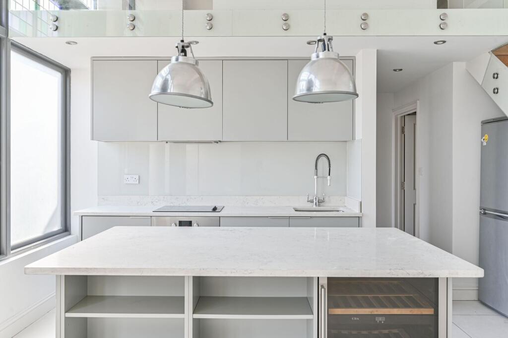 Apartment in London - More