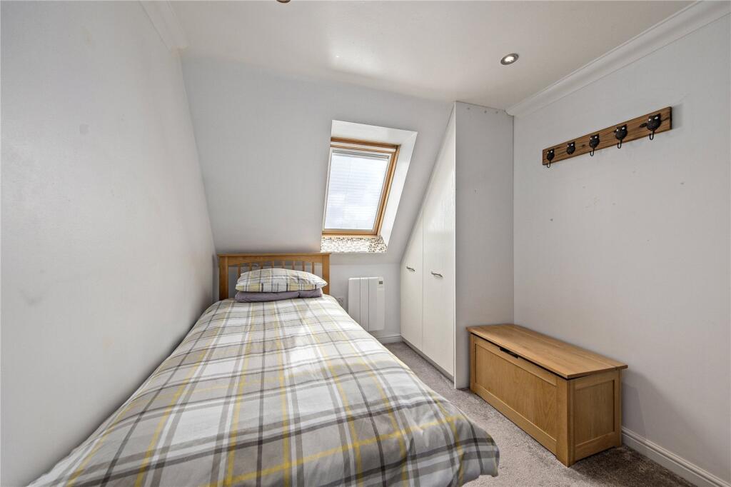 Apartment in Twickenham - View 5