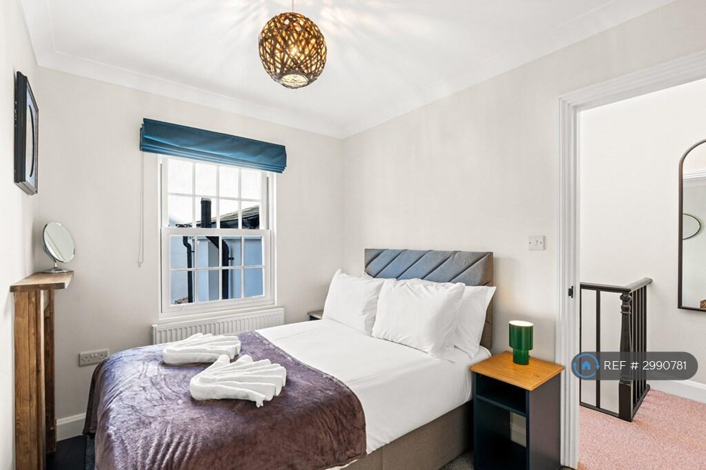 House in Brighton - More
