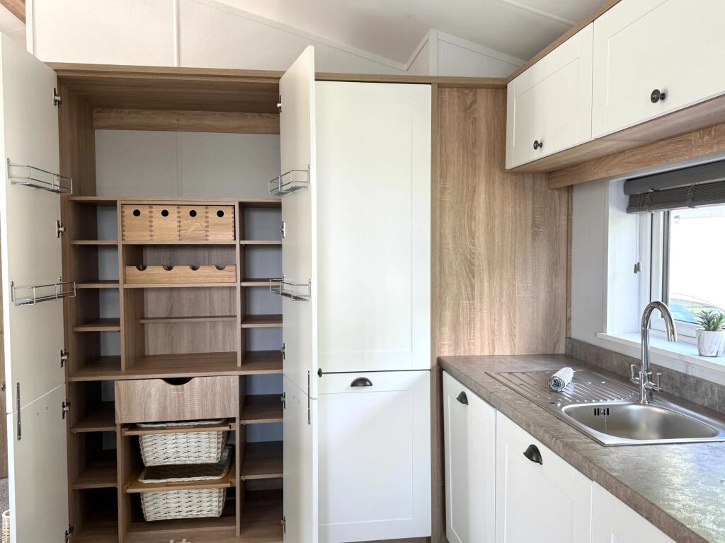 House in Charmouth - More