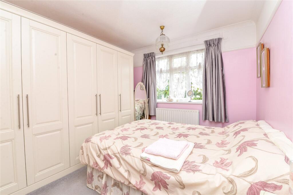 Durland Close, New Milton, Hampshire, BH25 photo 4