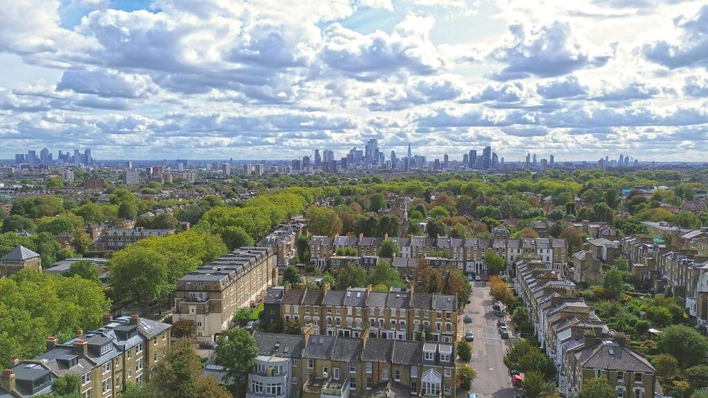Drone Picture - gold lens 001.jpg