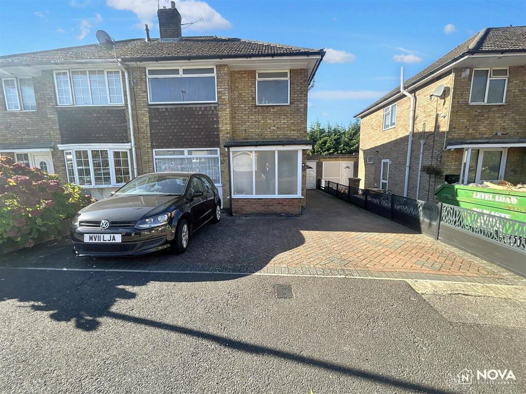 Main image of property: Kynance Close, Luton