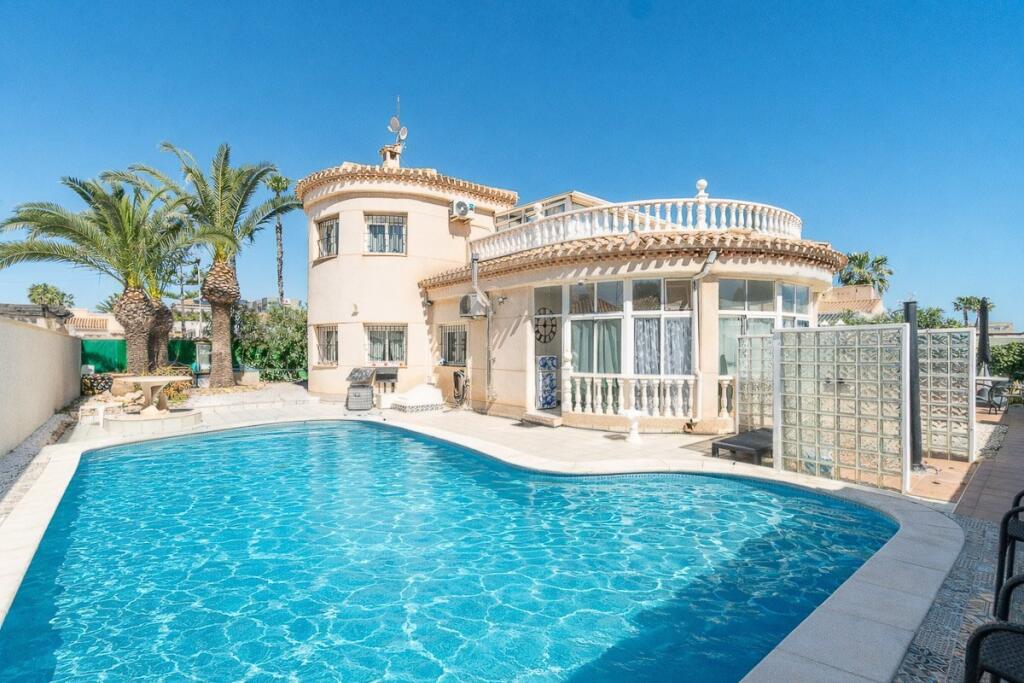Main image of property: Valencia, Alicante, Playa Flamenca