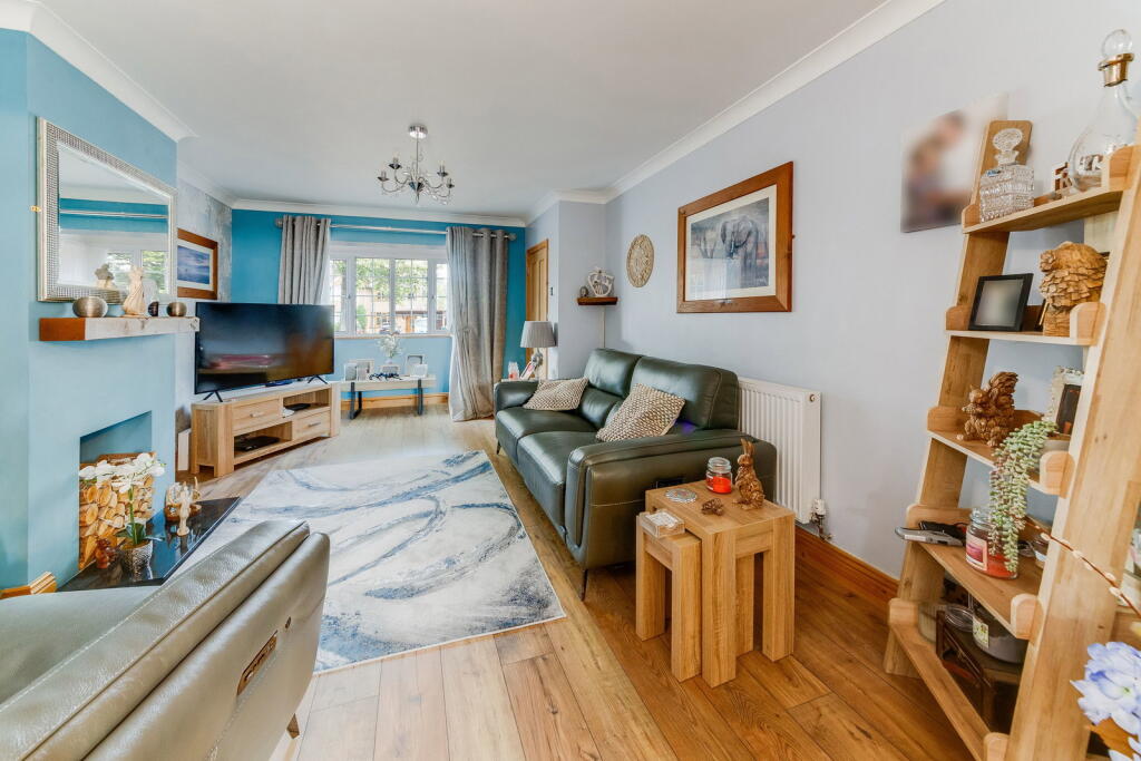 House in Cherwell, Banbury - More