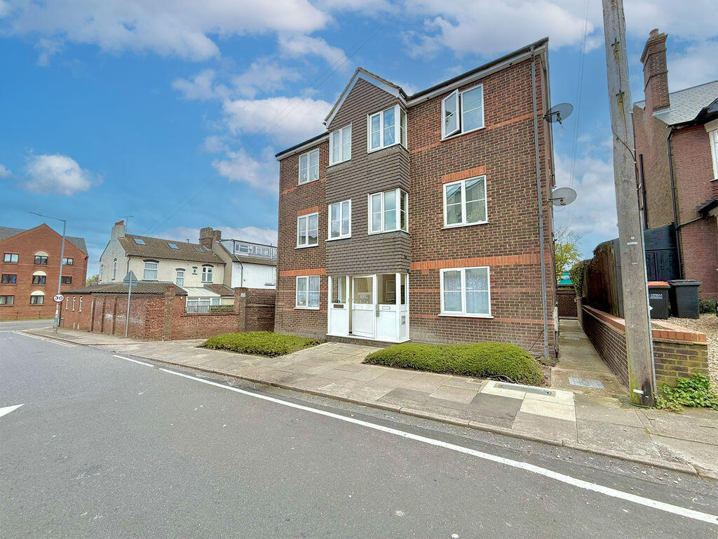 Main image of property: Chiltern Road, Dunstable