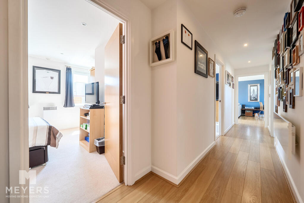 Apartment in Poole - More