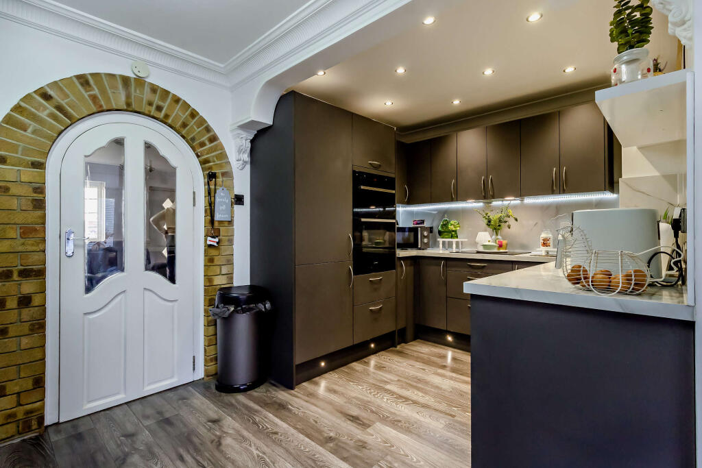 House in Romford - View 2