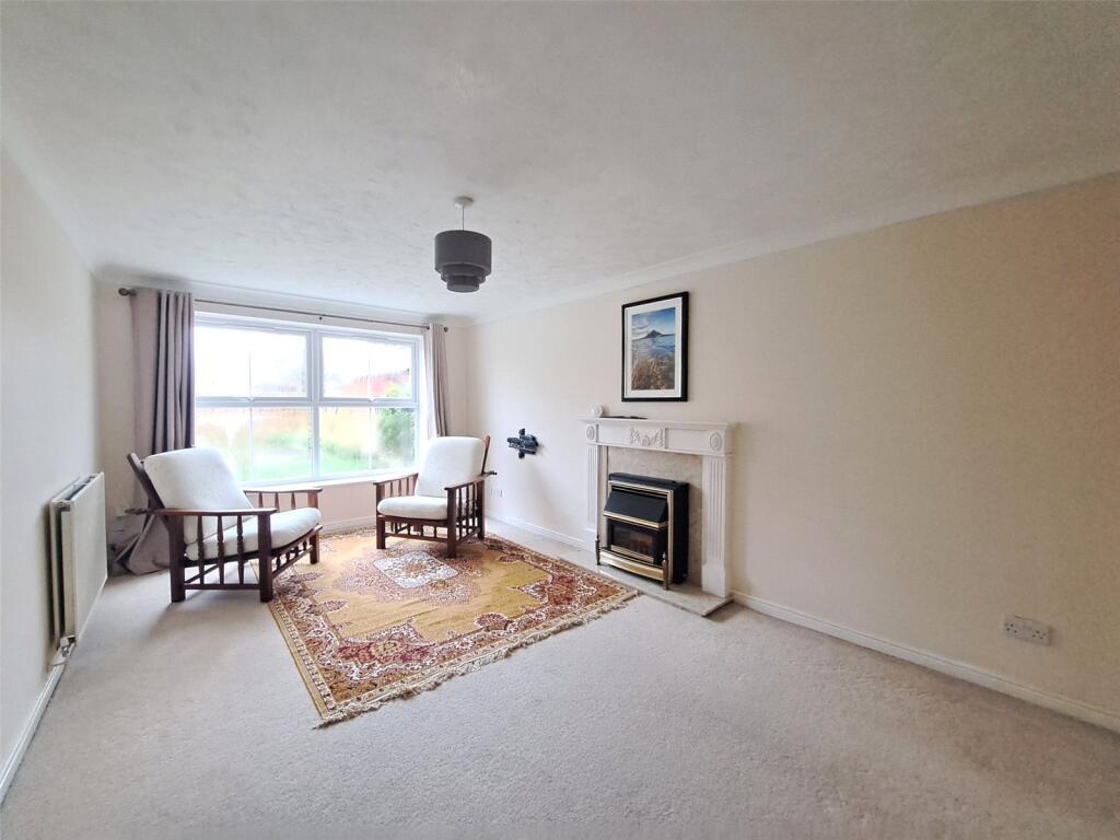 Bathurst Close, Burnham-on-Sea, Somerset, TA8 - View 3
