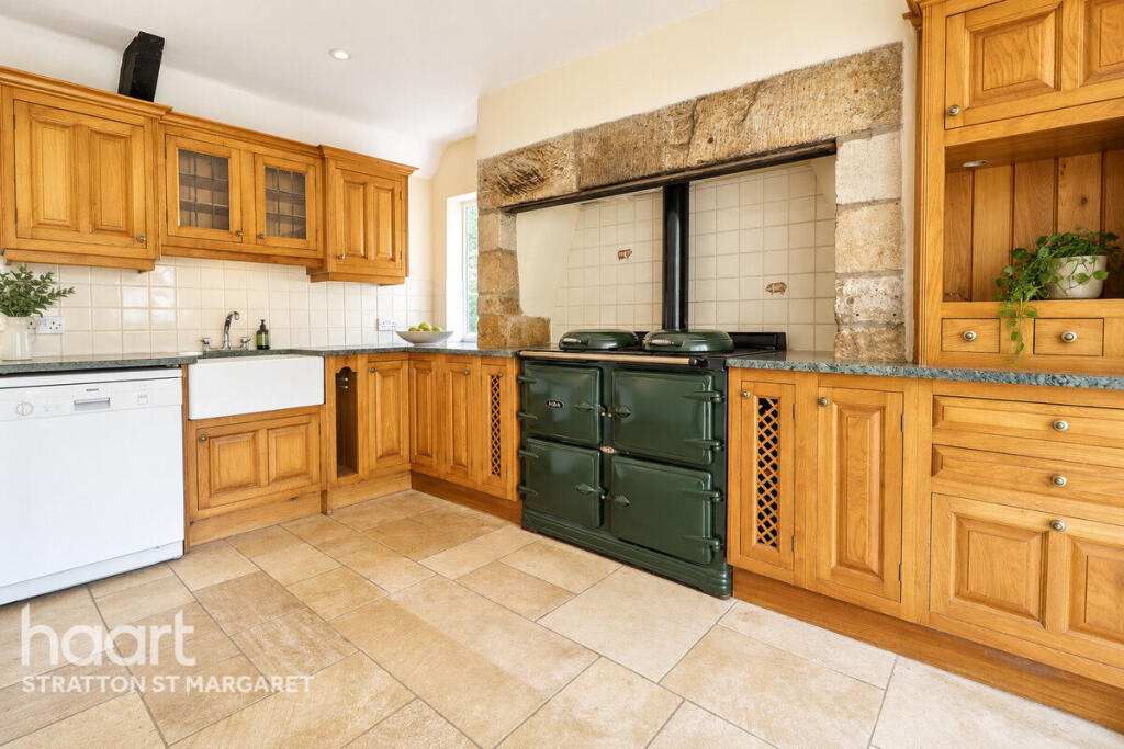 House in Swindon - View 4