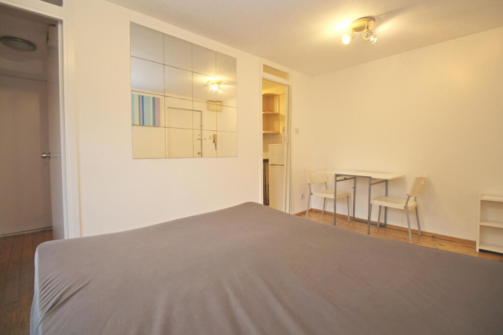 Apartment in London - View 2