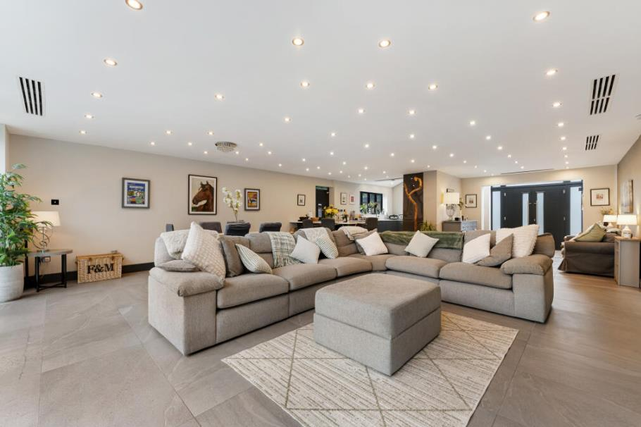 Apartment in London - View 2