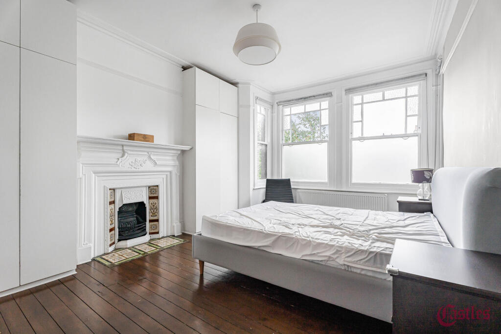 House in London, Hornsey - More