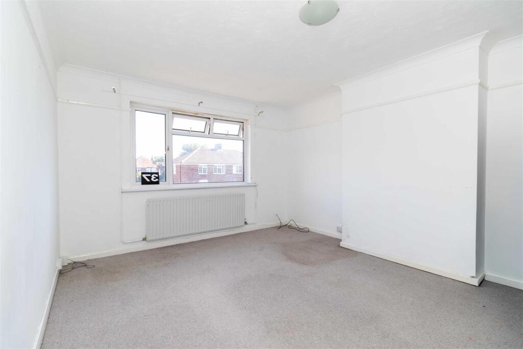 Apartment in Worthing, West Worthing - More