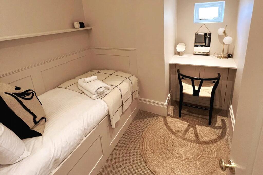 2 bedroom semi-detached house for rent