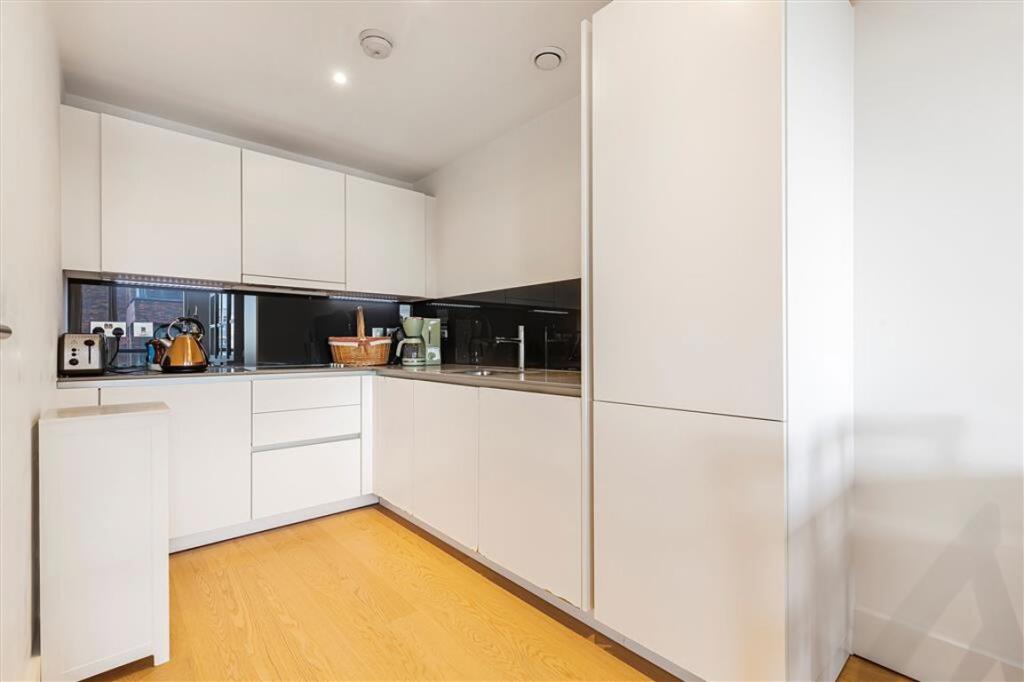 Apartment in London - View 4