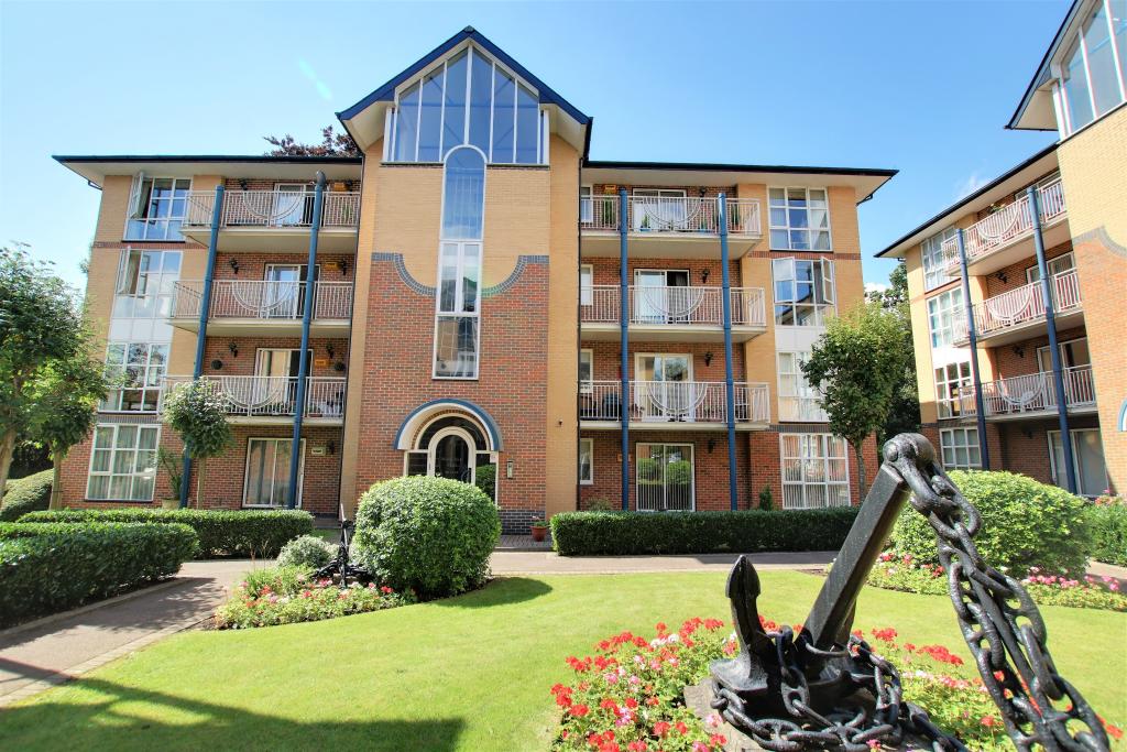 2-bed flat on Highfield, Southampton, £295,000