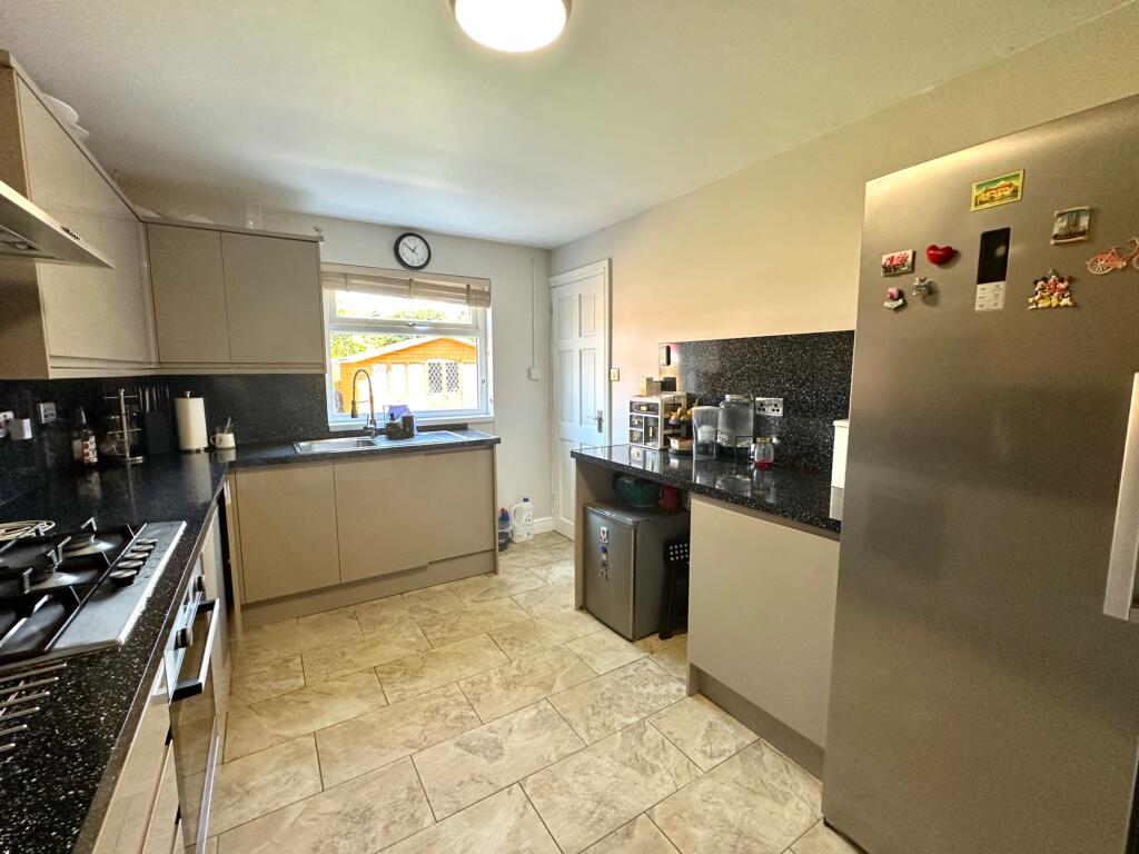 House in Sandwell, Overend - More