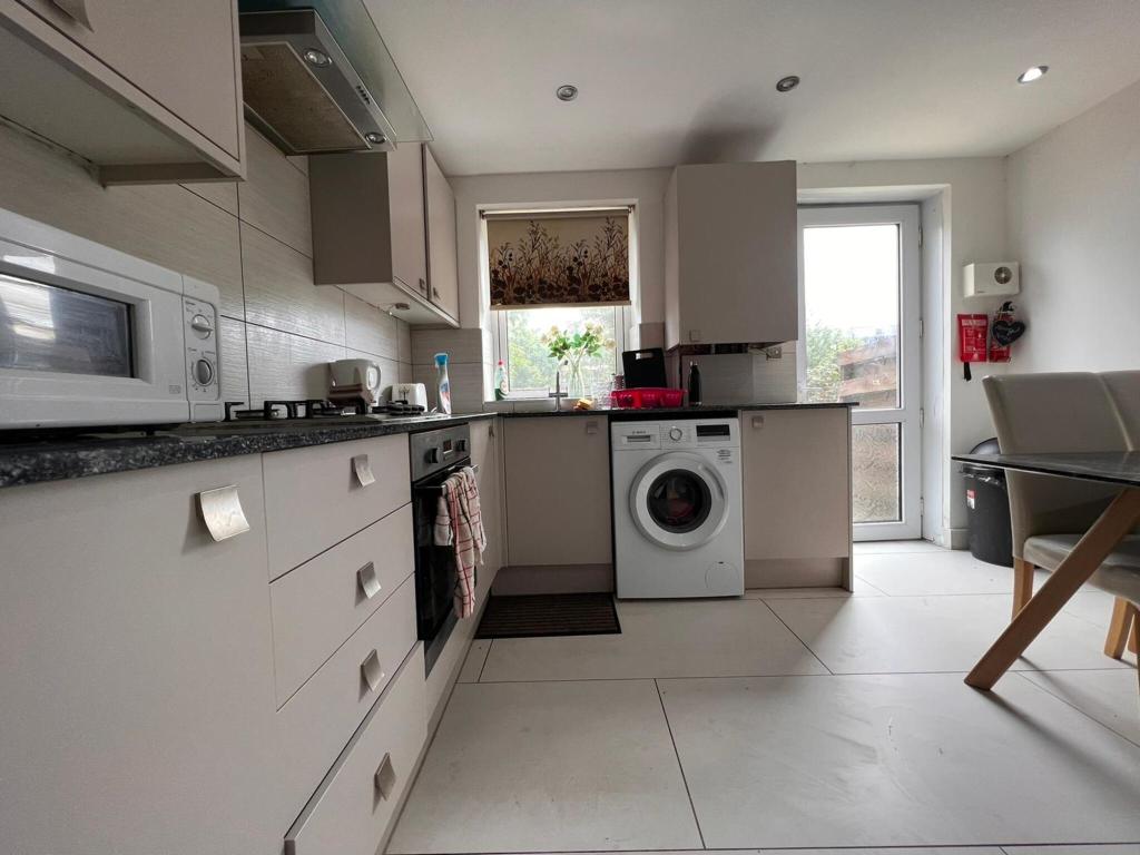 4 bedroom terraced house for rent