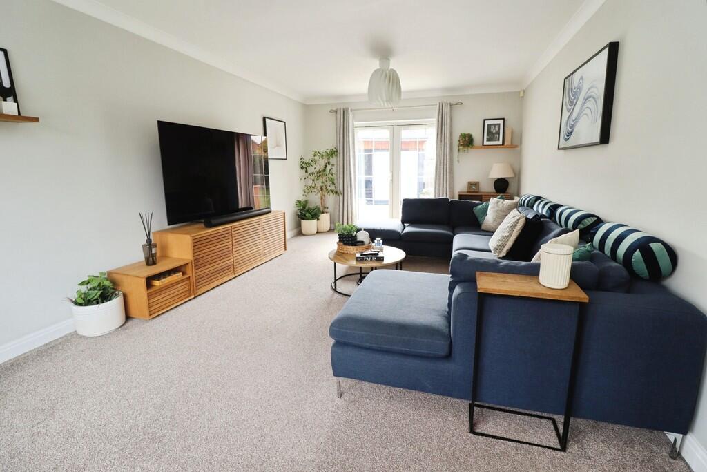 House in West Lindsey, Greetwell - View 4