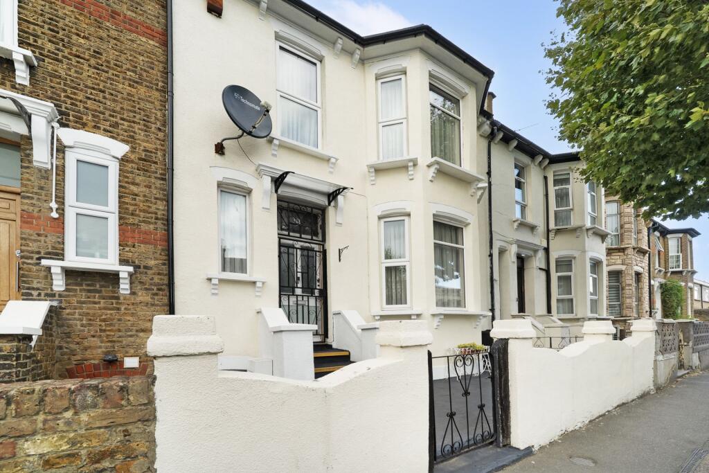 19 Lampard Grove photo 3