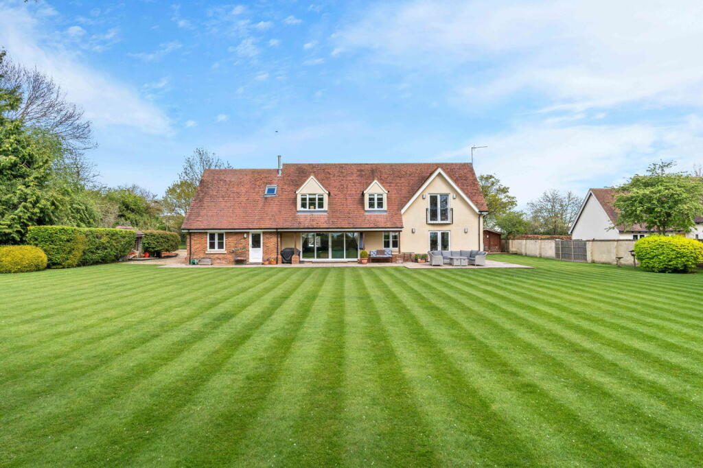 5-bed detached on Toppesfield, Brook End, Cottered, Buntingford, SG9, £1,500,000