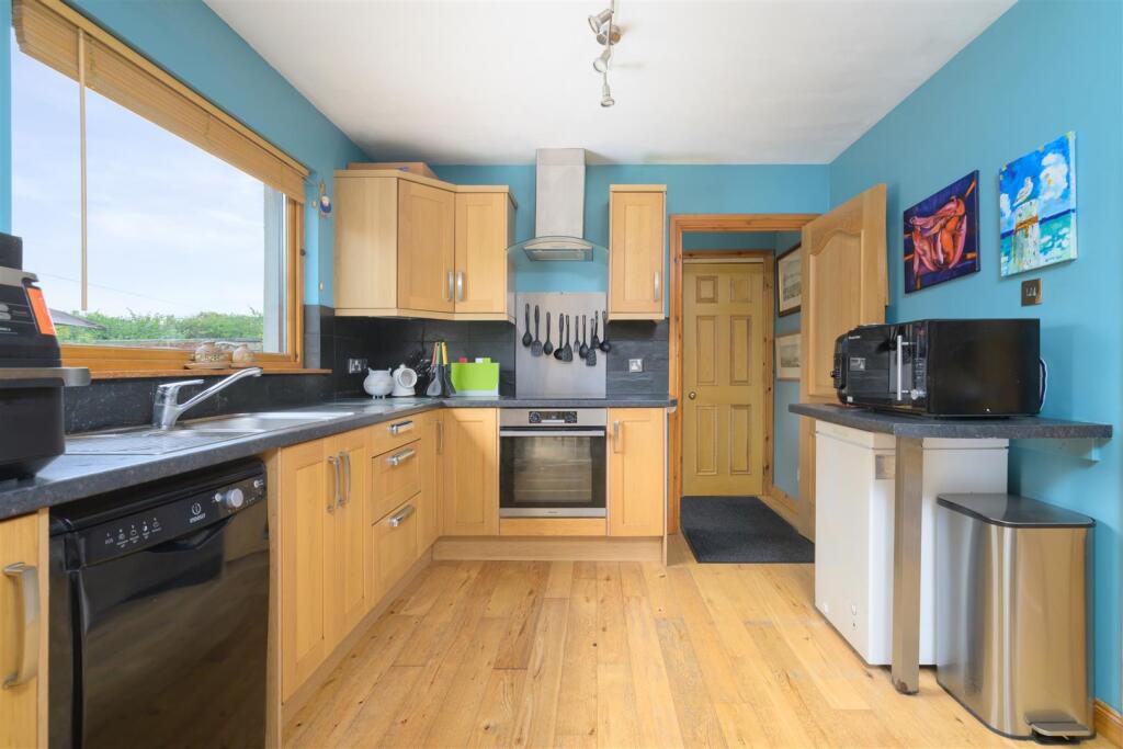 House in Perth - View 5