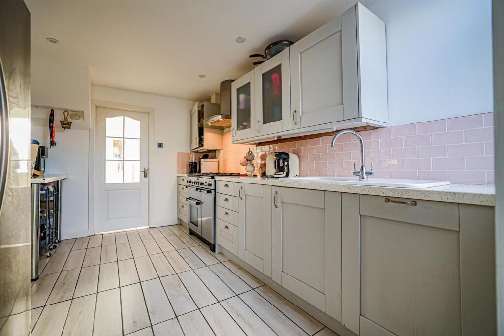 House in Dacorum, Leverstock Green - View 3