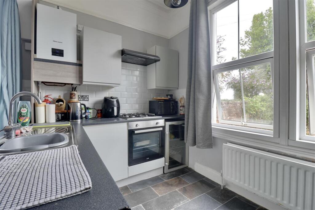 Apartment in Portsmouth - View 5
