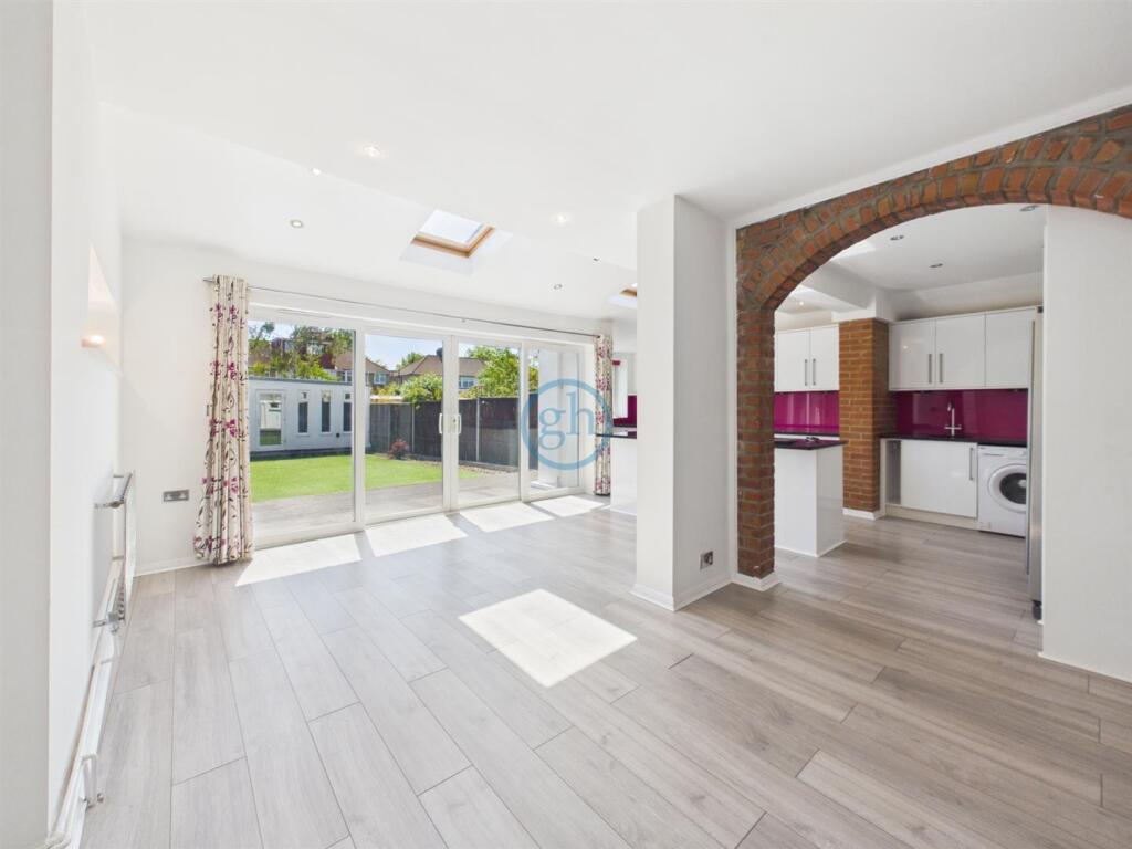 Jubilee Drive, Ruislip photo 4