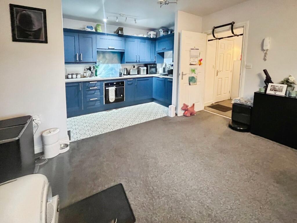 Mayfair Court, Wakefield, West Yorkshire, WF2 photo 2