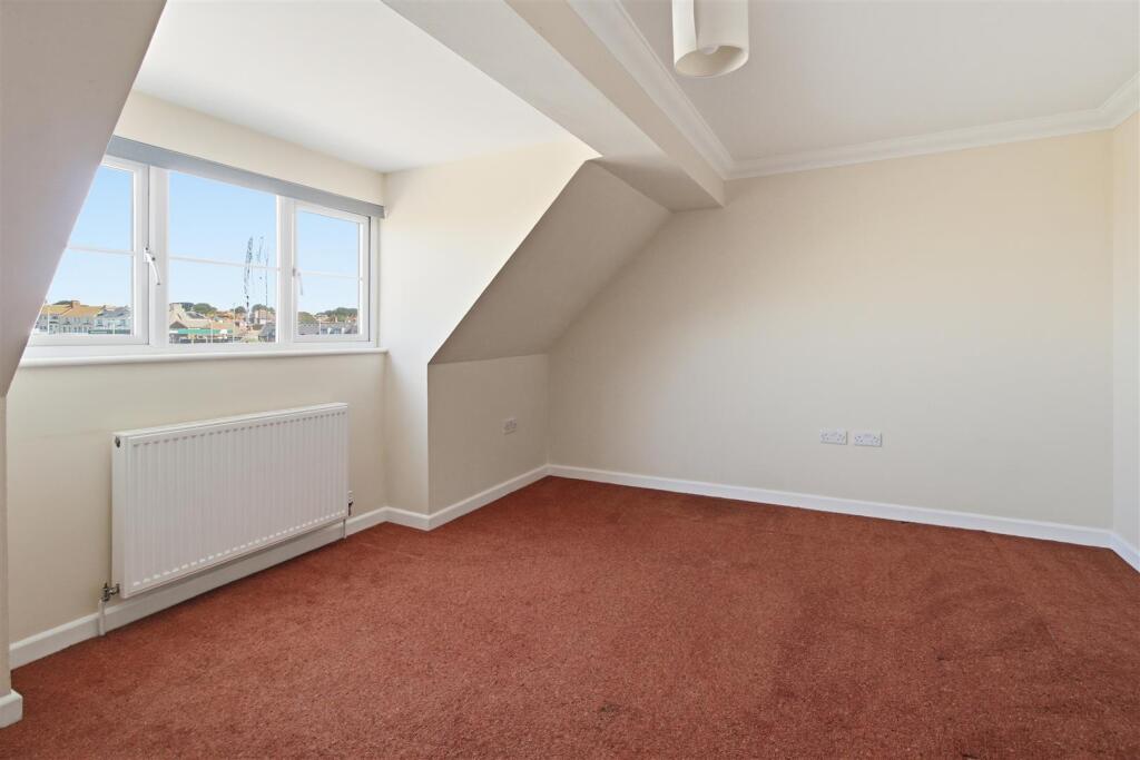 House in Lewes, Seaford - More