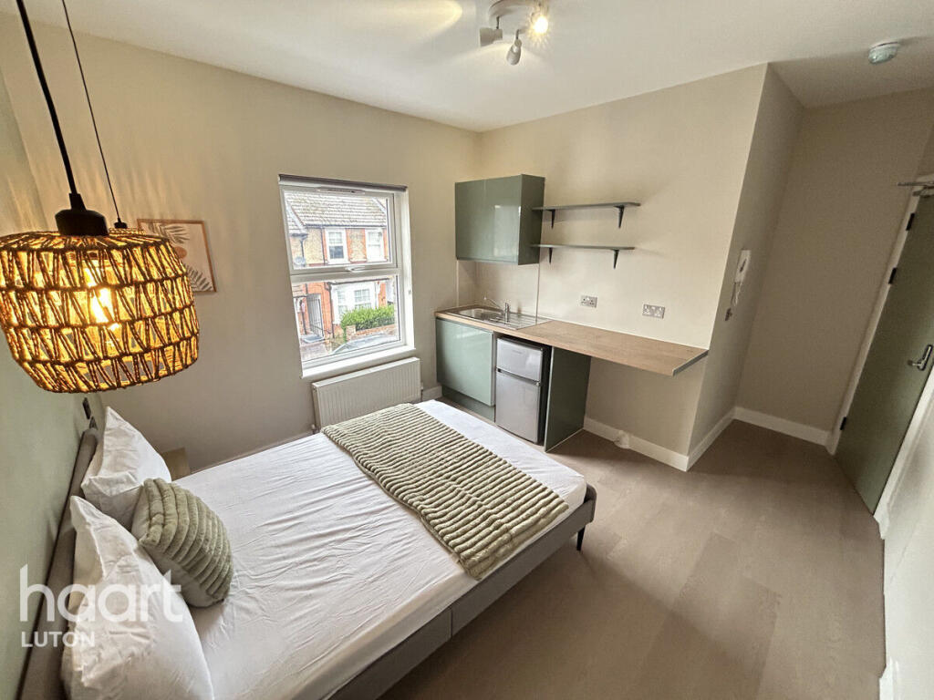 Main image of property: High Town Road, LUTON
