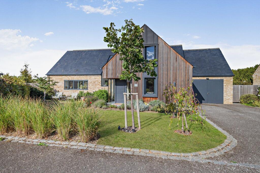 Main image of property: Field House, Bracknell Road, Warfield, Berkshire
