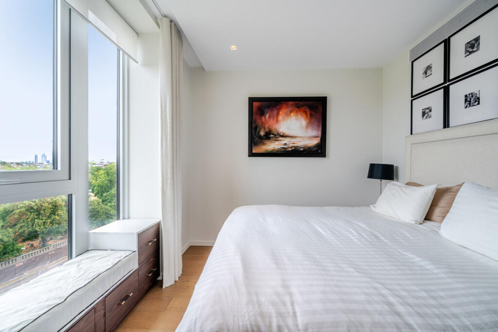 Apartment in London - More