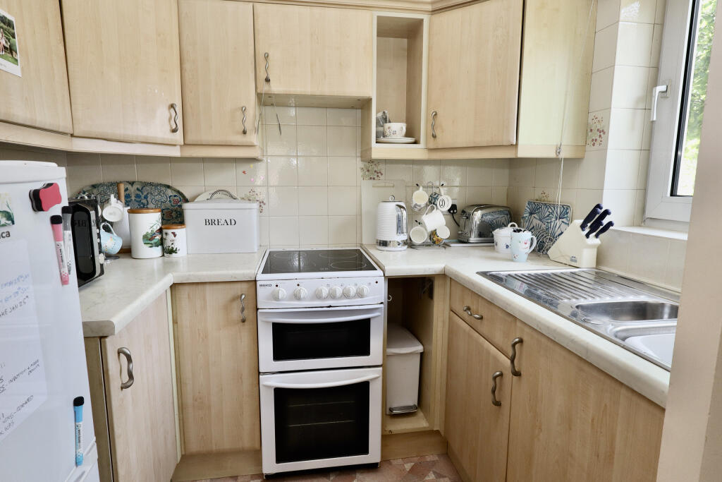 Apartment in Wells, Somerset - View 3