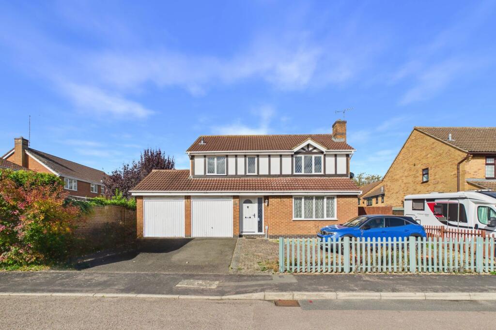 4-bed detached on Clare Crescent, Towcester, NN12, £500,000