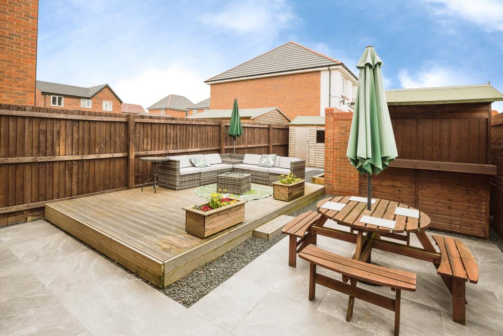 Hickleton Grove, Wrexham, LL12 photo 3