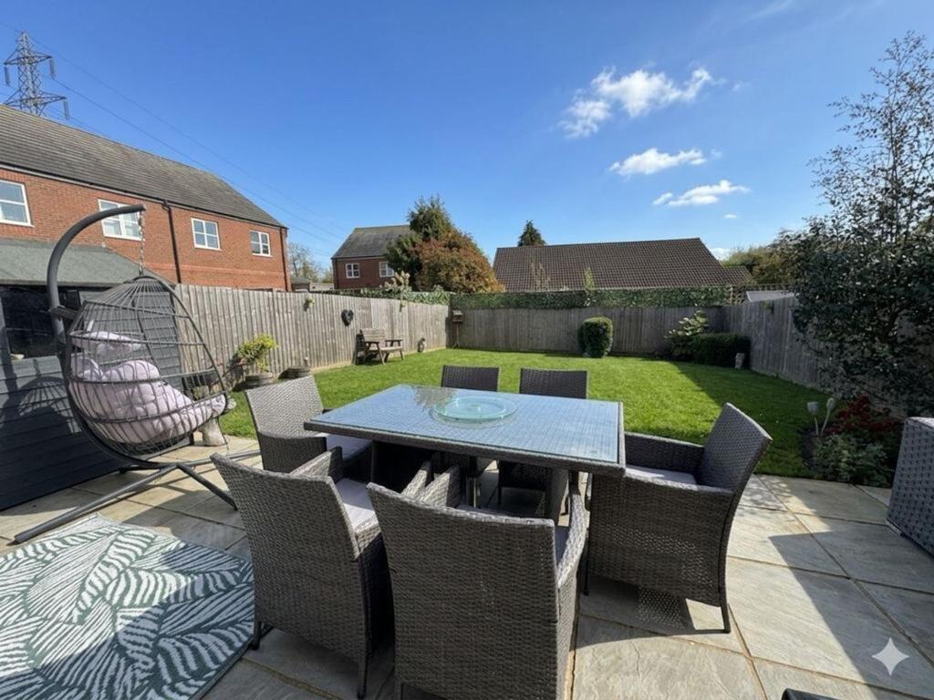 Steeple Gardens, Harlington, LU5 photo 4