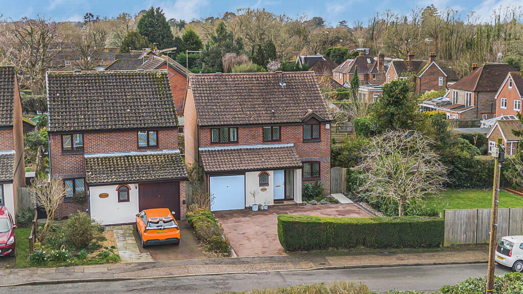 Pondtail Close, Horsham, West Sussex. - More