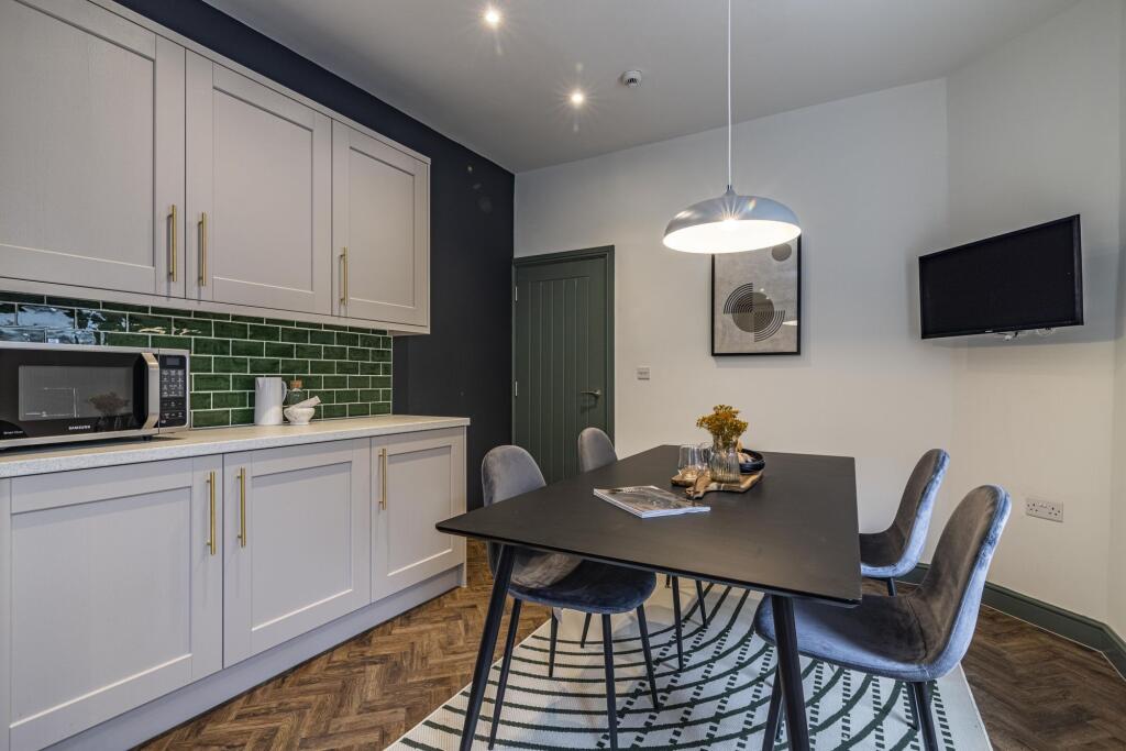 House in Nottingham, Radford - More