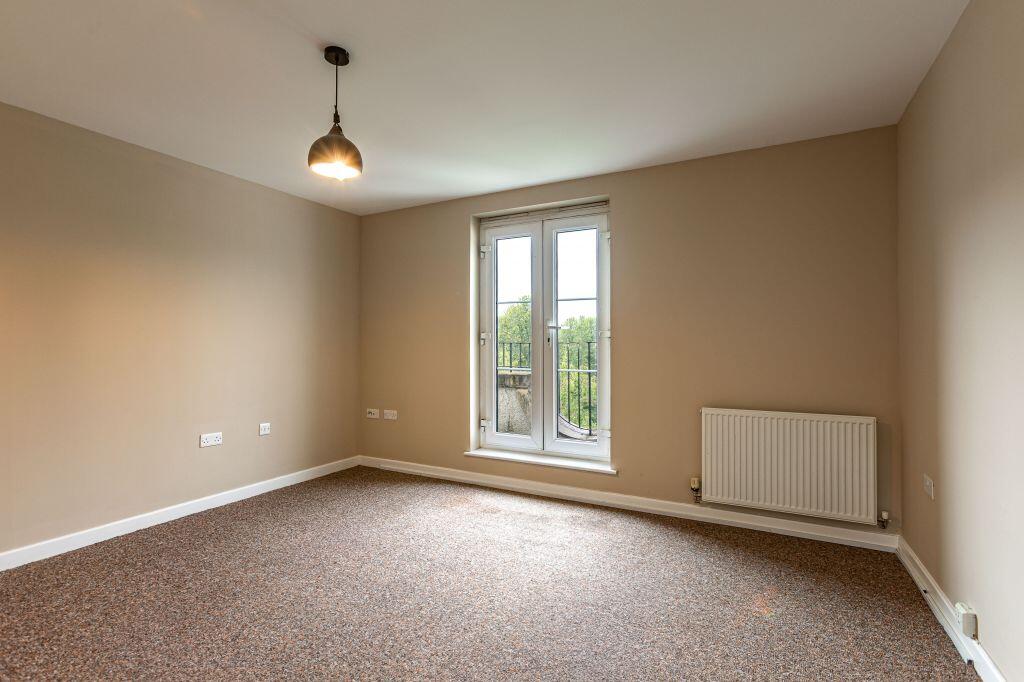 2/8 Weavers Linn, Tweedbank, TD1 3SX photo 2