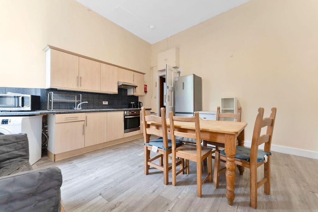 Main image of property: 0395L Bruntsfield Place, Edinburgh, EH10 4DG