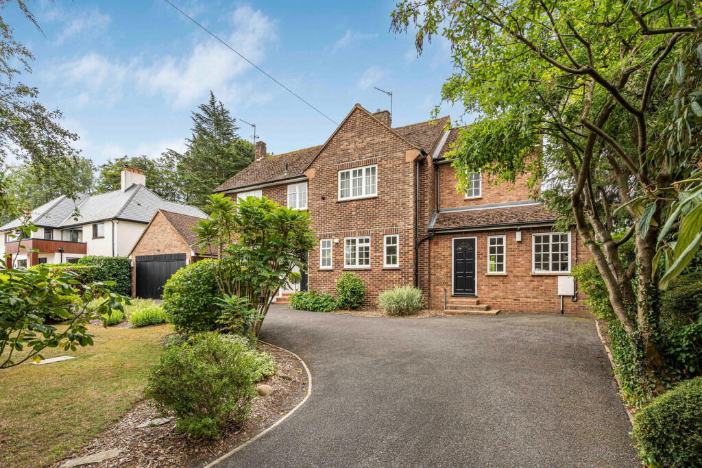 4-bed detached on Cobham Road, Fetcham, £1,100,000