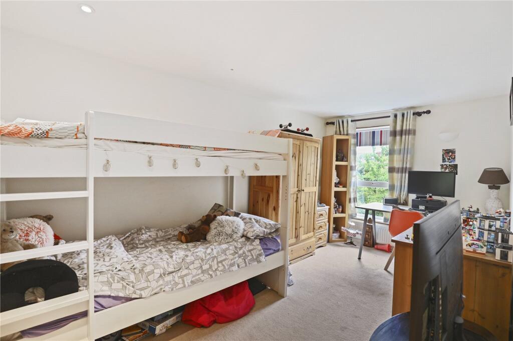 House in London - View 5