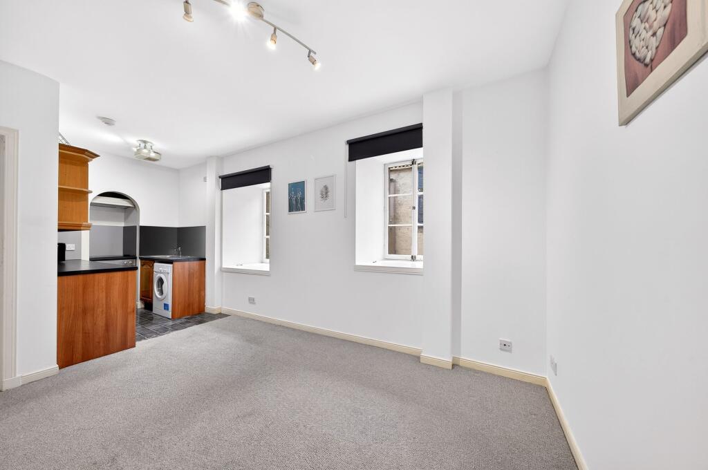 Apartment in Edinburgh, Leith - View 4