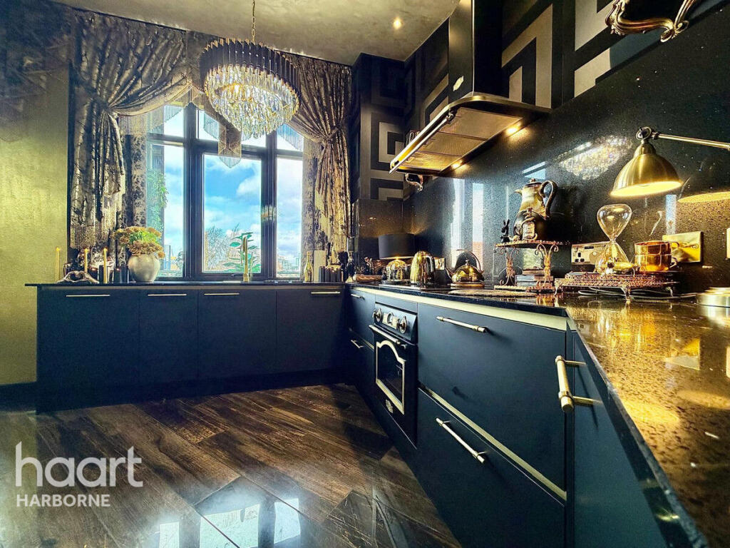 Additional image 7 of Luxury Apartment, Park Central