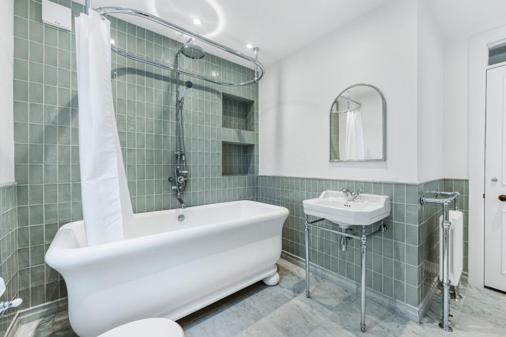 Apartment in London, West Kensington - More