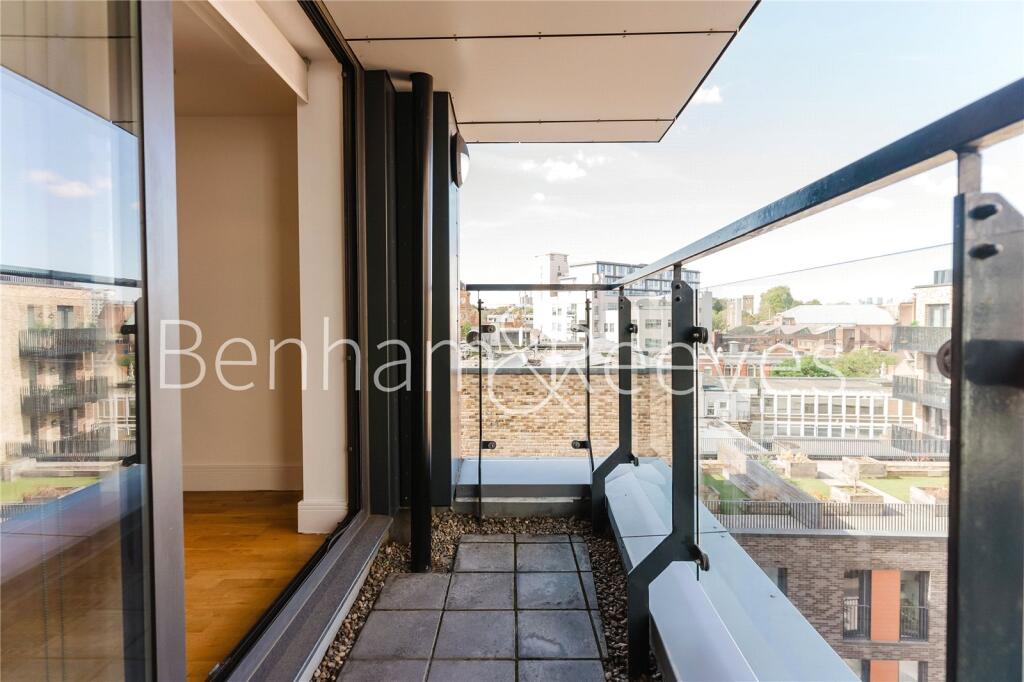 Apartment in London - View 5
