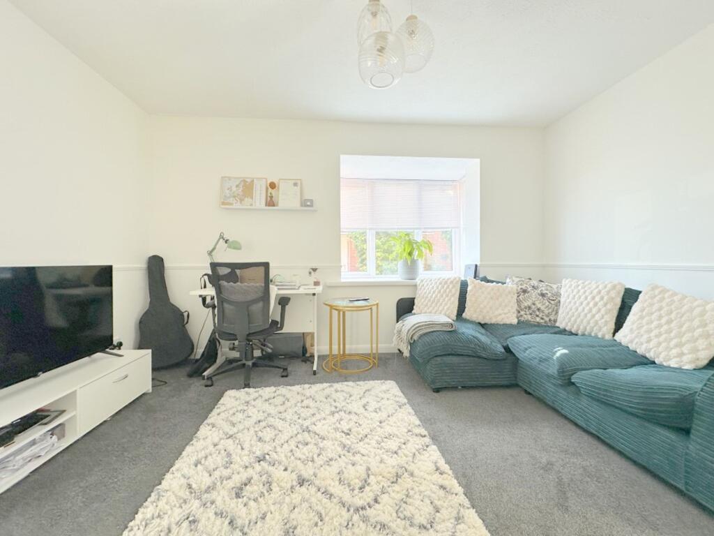 House in Luton - View 5
